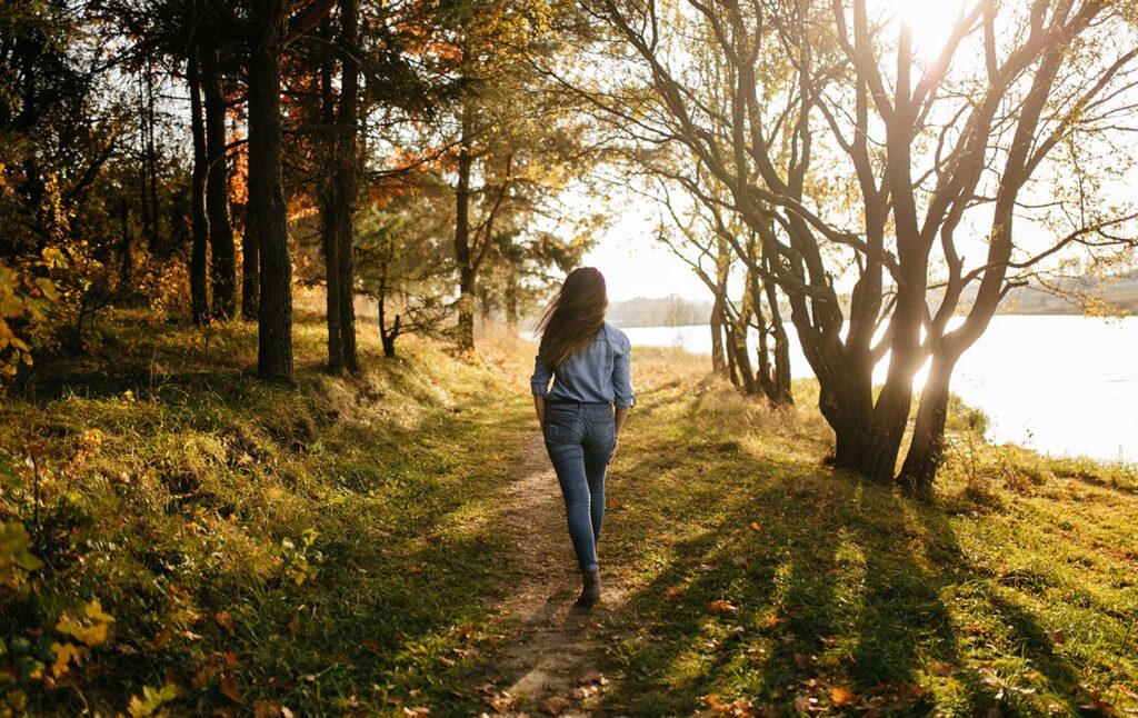 Menjalin Hubungan dengan Lingkungan dan Orang Lain Lewat Jalan Santai